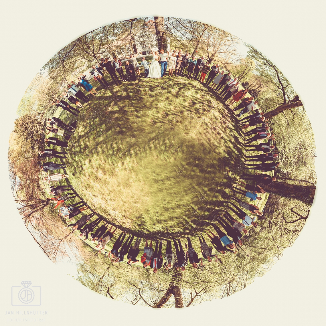 Little-Planet-Gruppenfoto-Vintage-Hochzeit-Schwaebisch-Hall-Ackeranlagen