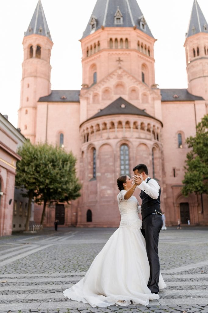 Hochzeitspaar-Mainzer-Dom