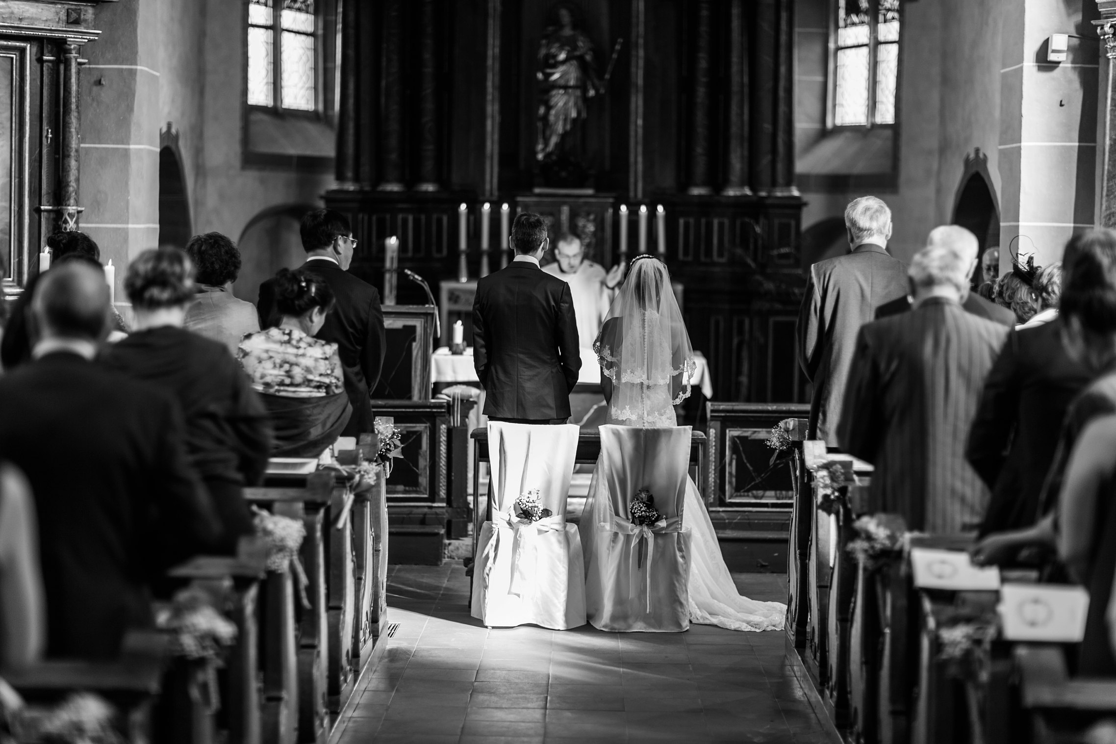 Brautpaar-Kirche-SW