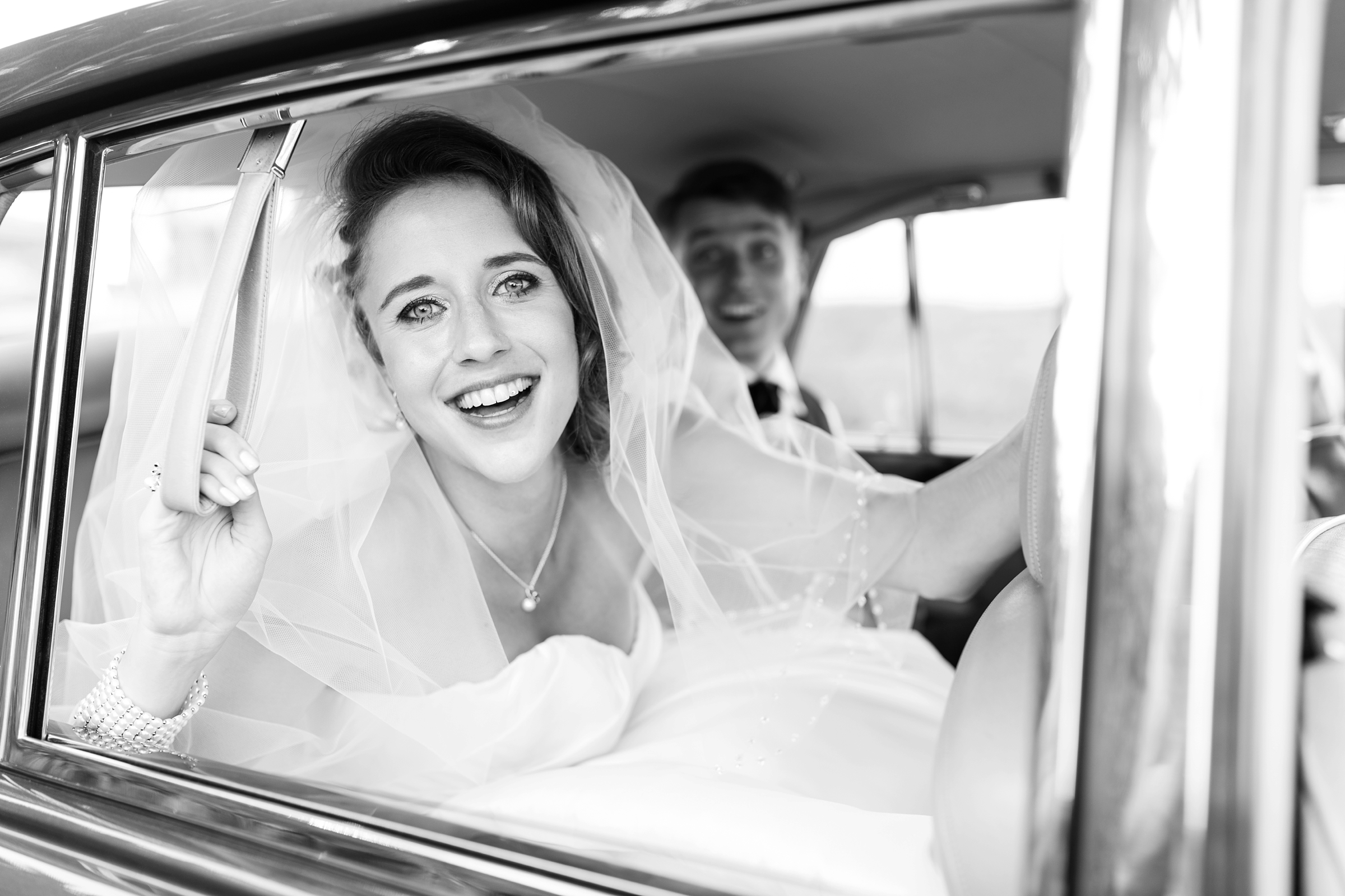 Hochzeitsfotograf-Zuerich-Brautportrait-SW-Rolls-Royce