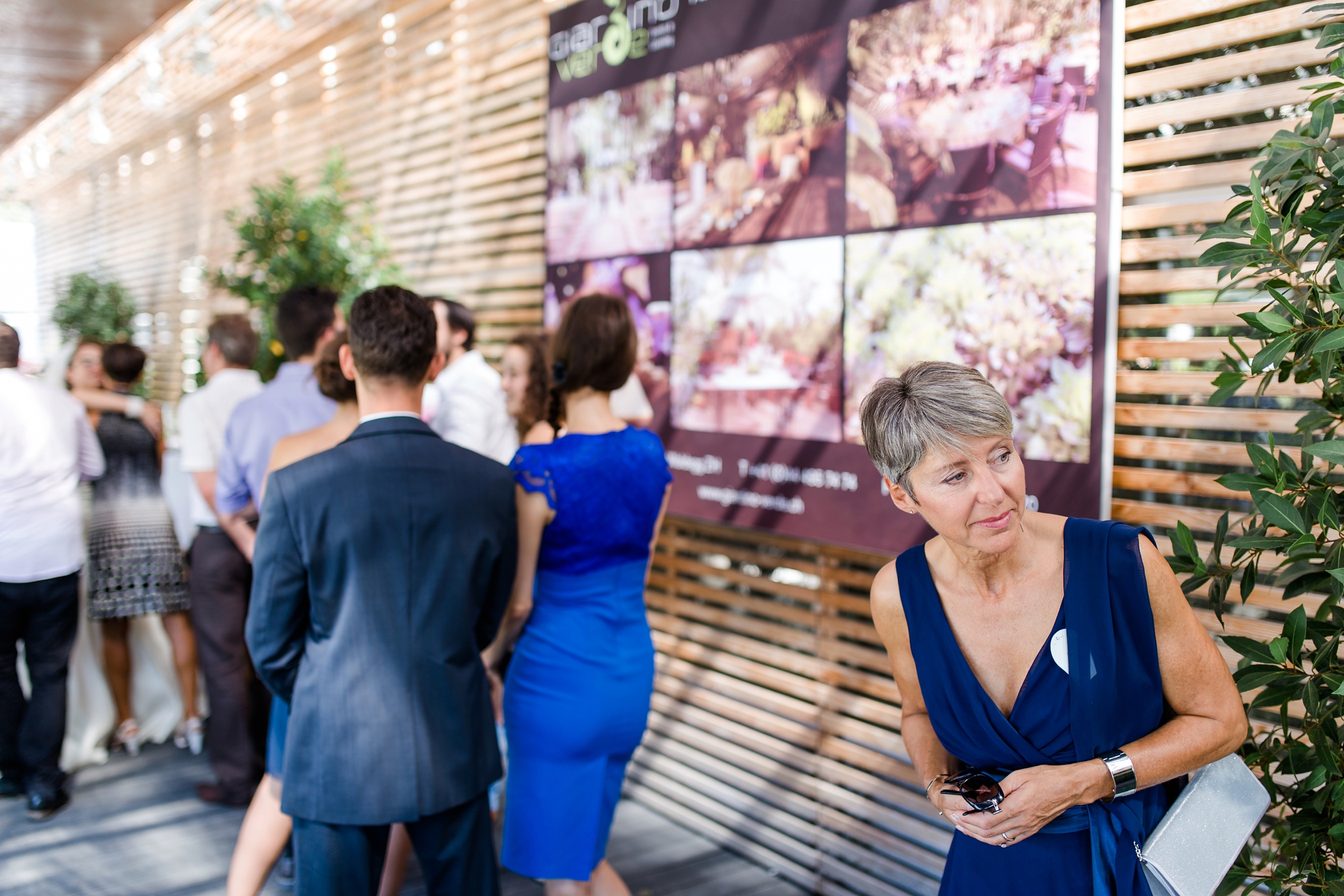 Hochzeitsreportage-Zuerich-Gaeste-gratulieren-Giardino-Verde-Uitikon