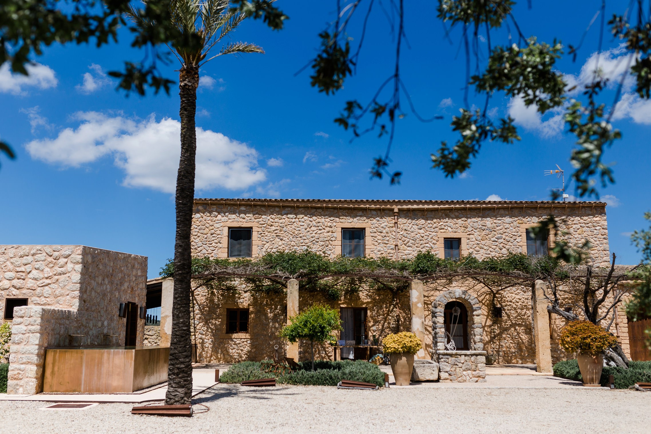 Die Finca Sa Vinyassa war die malerische Kulisse für die Finca-Hochzeit von Dorte und Jorge