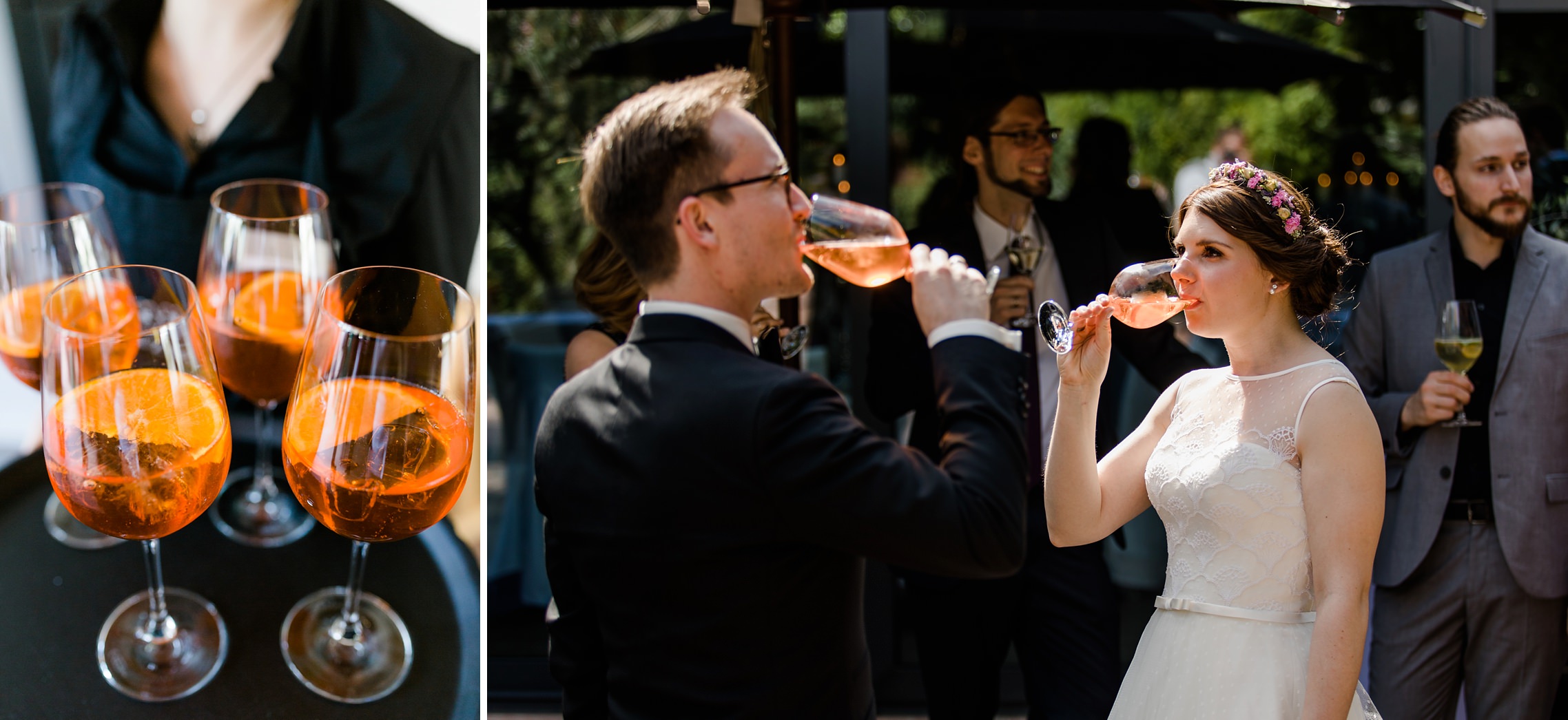 Das Hochzeitspaar stößt mit einem Aperol Spritz an