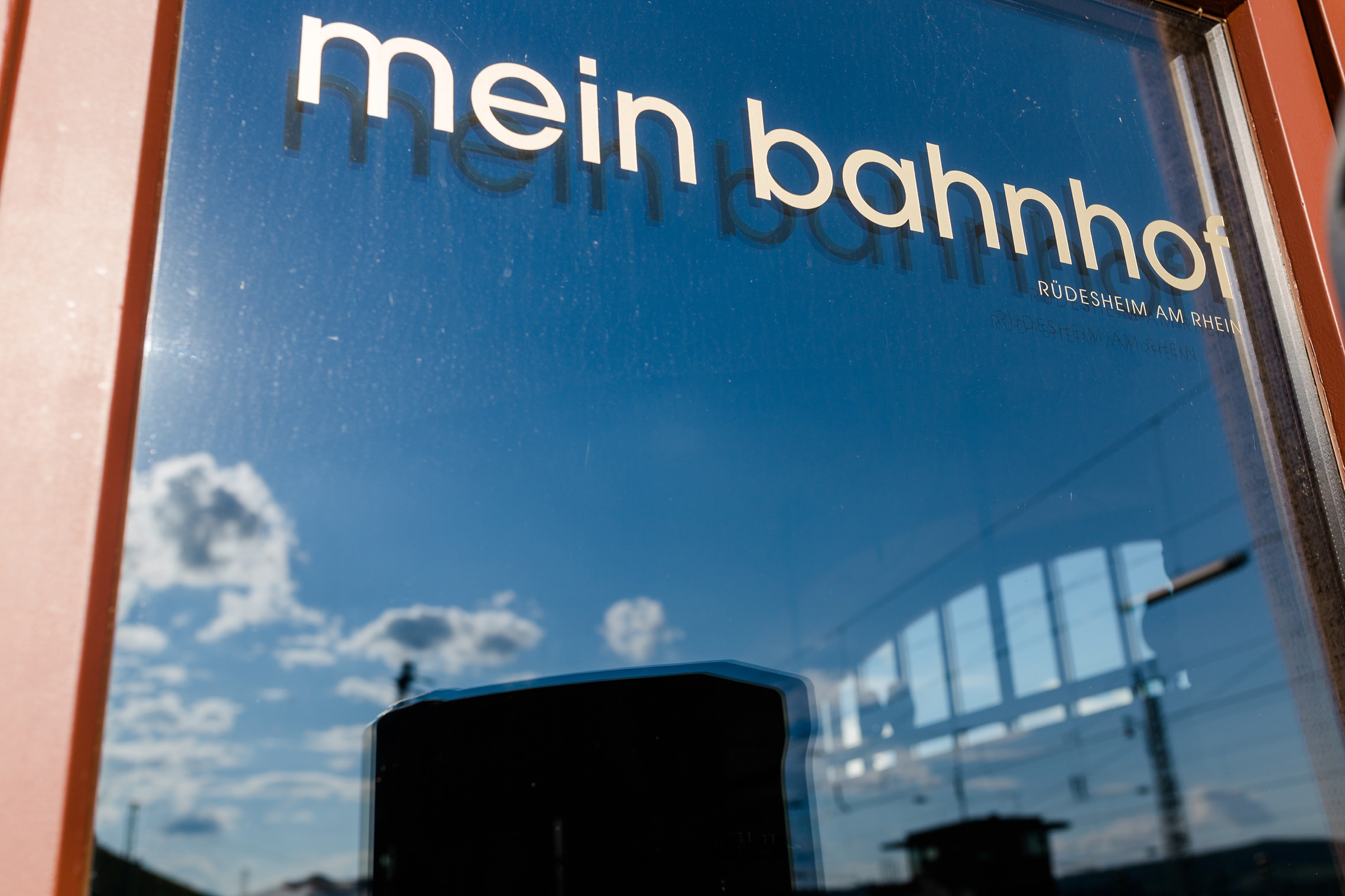 Schriftzug der Hochzeitslocation "Mein Bahnhof" in Rüdesheim.