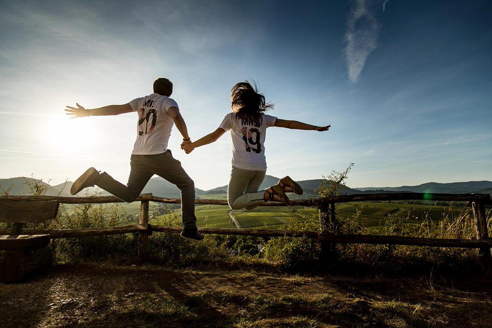 Verliebtes Paar als Silhouette 