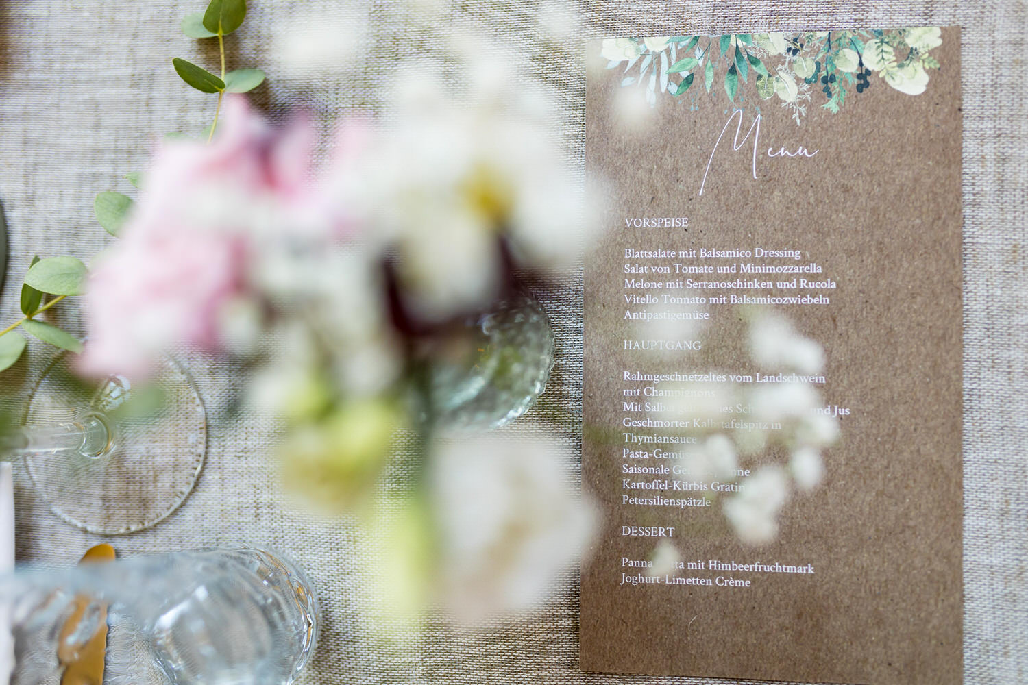 Menükarte Hochzeit mit Blumendeko