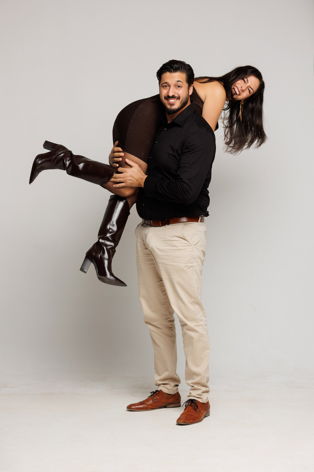 Lustiges Paar-Shooting im Studio